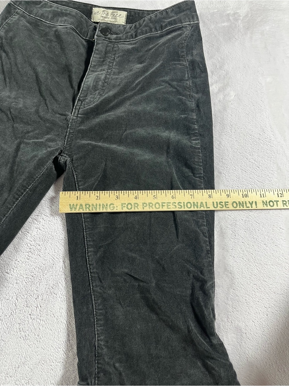 We The Free Women’s Raw Hem Corduroy Bell Bottoms Size 25 Light Black/Dark Gray - Picture 7 of 16